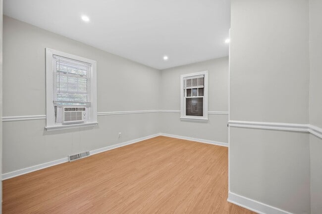 Building Photo - 5-Bedroom Rental Near TCNJ | Spacious Layout, Parking, Yard & Deck