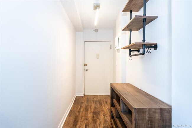 Building Photo - 161 Pearsall Dr