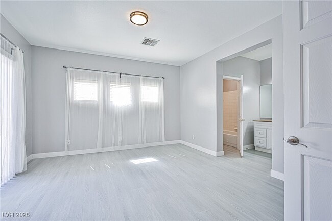 Building Photo - 705 Trixis Pl