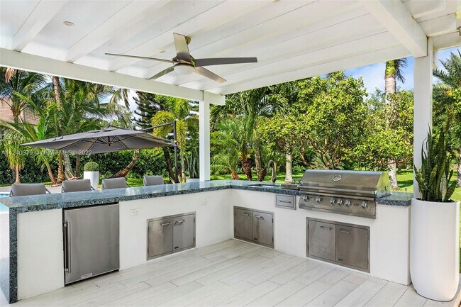 Building Photo - 5801 Melaleuca Rd