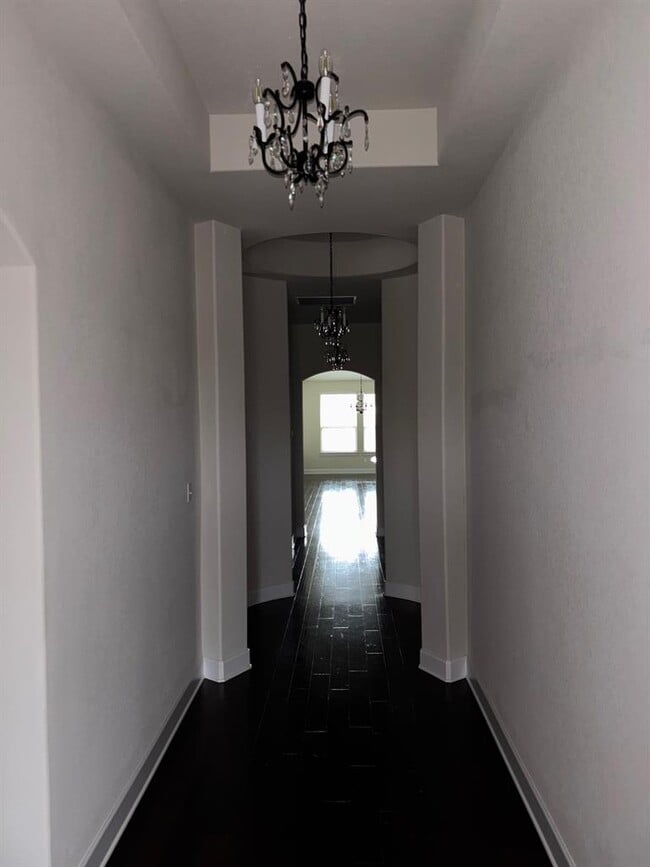 Building Photo - 509 Fair Oaks Dr