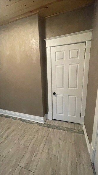 Building Photo - 247 Cedar Ave