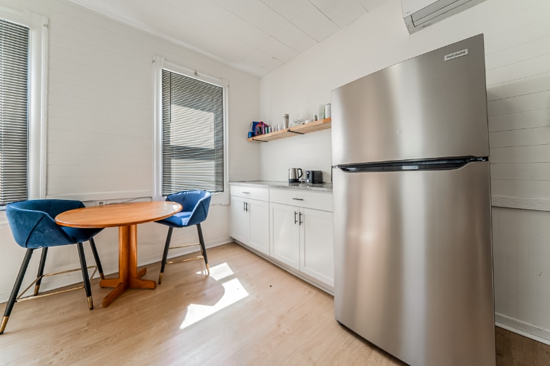 Building Photo - 2051 W 45th St