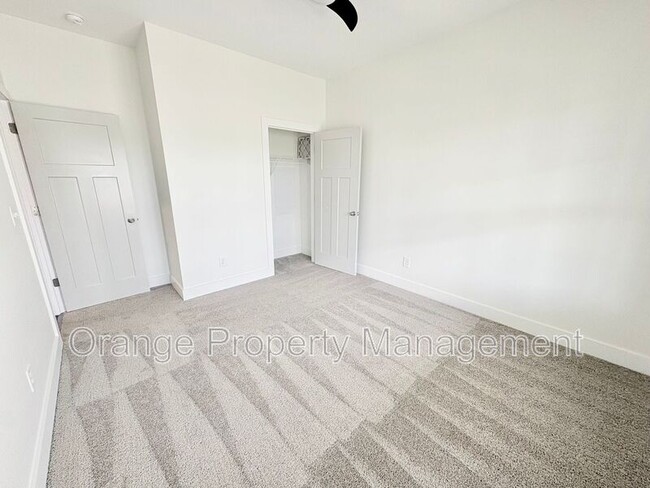 Building Photo - 211 Crooked Cedar Way