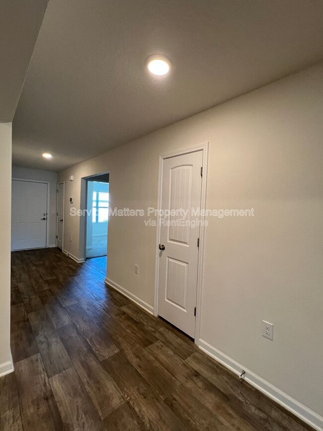 Building Photo - 4080 Roosevelt Way