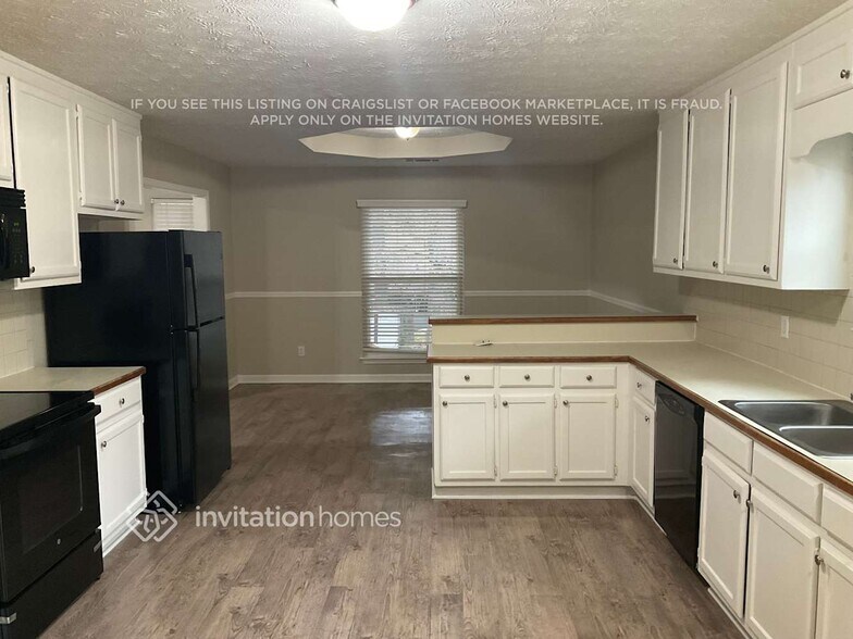 Building Photo - 1570 Canberra Dr