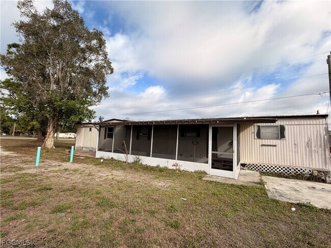 Building Photo - 7897 Suncoast Dr