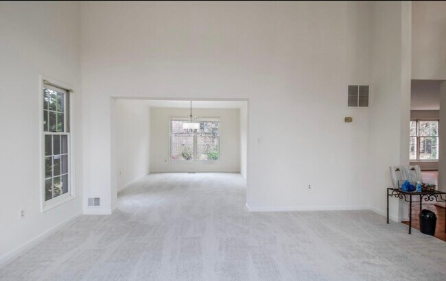 Building Photo - 4100 Ulster Rd