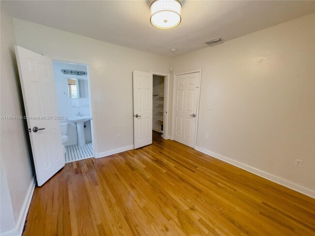 Building Photo - 2290 SW 26th Ln