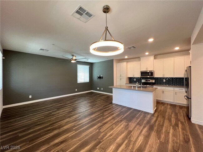 Building Photo - 20 Barbara Ln