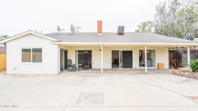 Building Photo - 5901 Hanna Ave