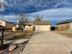 Building Photo - 2 Bedroom 1 Bath Rancher in Constitution Hills and Minutes to Peterson AFB