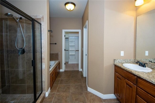 Building Photo - 3402 SW Crosswinds Blvd