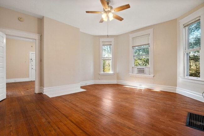 Building Photo - 1113 Camden Ave