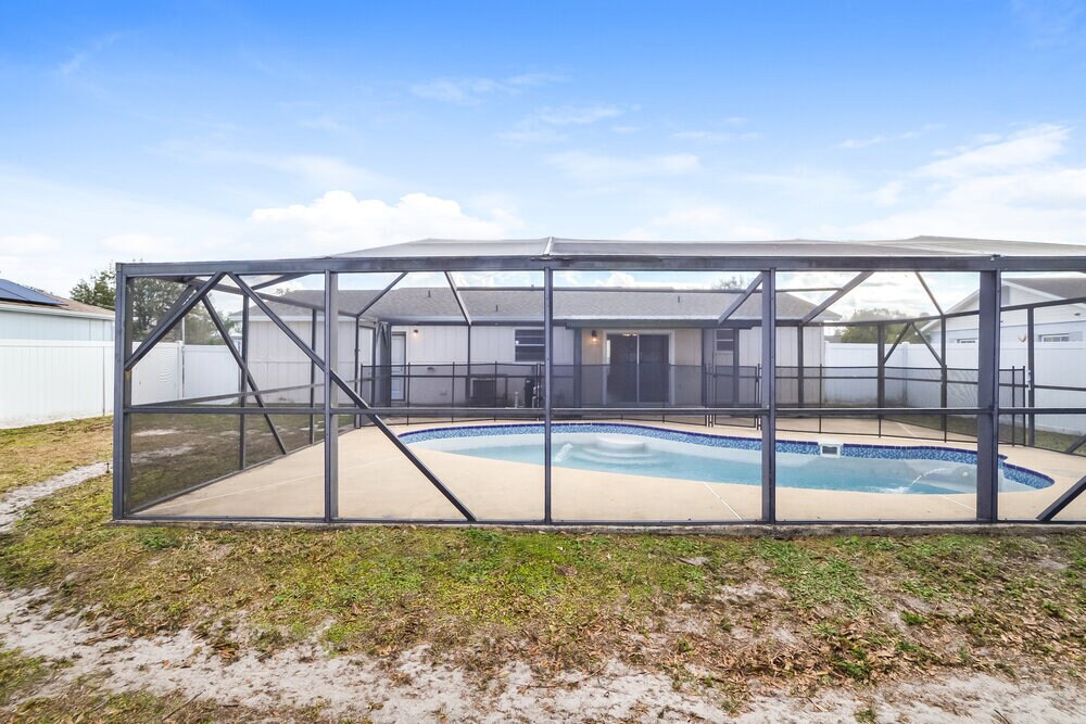 Building Photo - 648 Caribou Ct