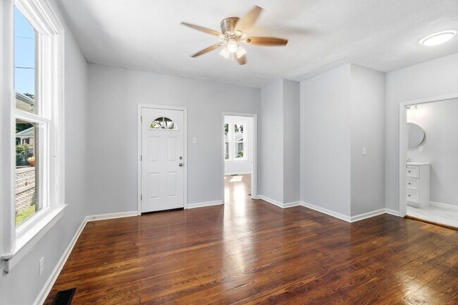 Building Photo - 413 Lockwood Ave