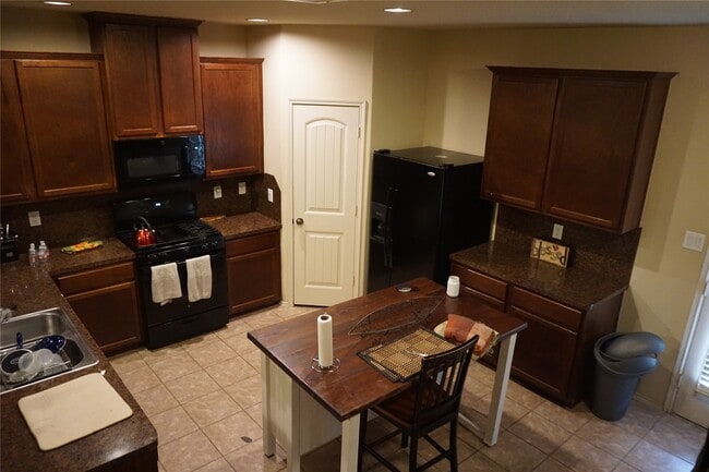 Building Photo - 22007 Silverfield Park Ln