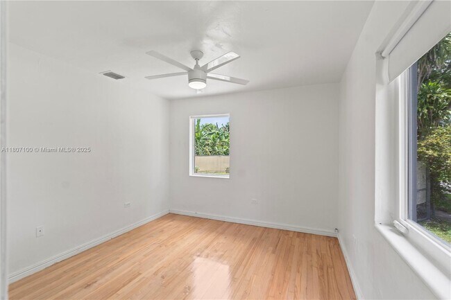 Building Photo - 205 NW 128th St