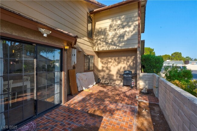 Building Photo - 3280 Dayflower St