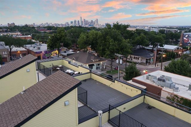 Building Photo - 410 Melba St