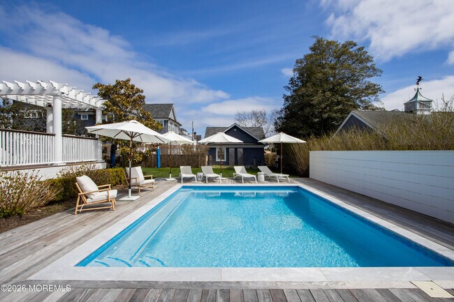 Building Photo - 207 Monmouth Ave