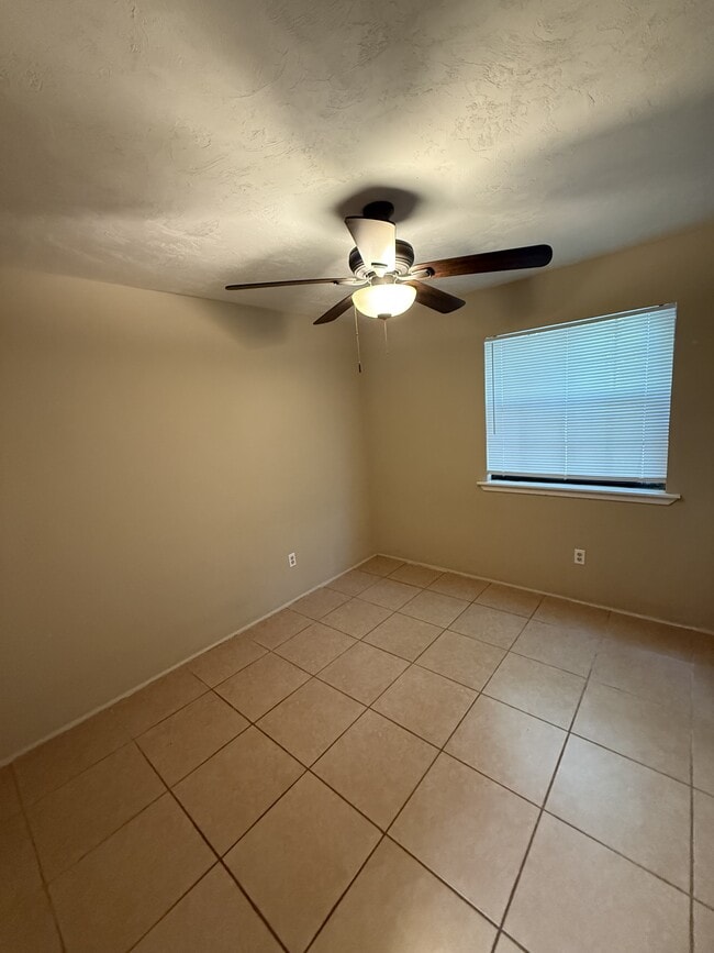 Building Photo - 2013 Canewood Ct