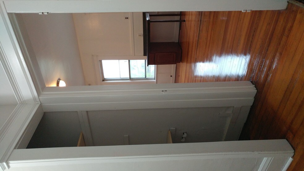 Building Photo - 112 Wall St