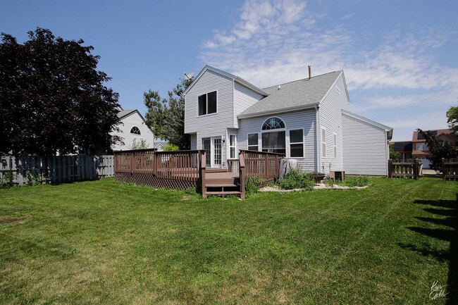 Building Photo - 9 W Dahlia Ln