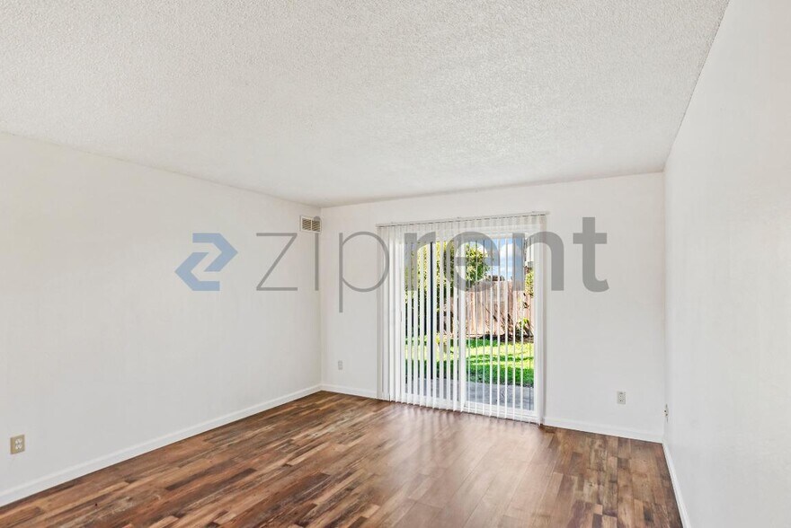 Building Photo - 3865 Almond Ave