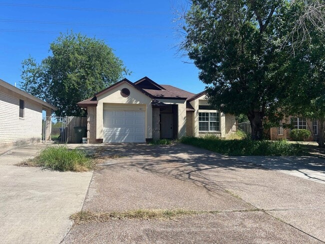 Building Photo - 8623 Oakridge Loop
