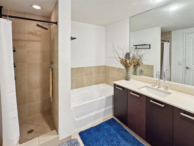 Building Photo - 333 NE 24th St