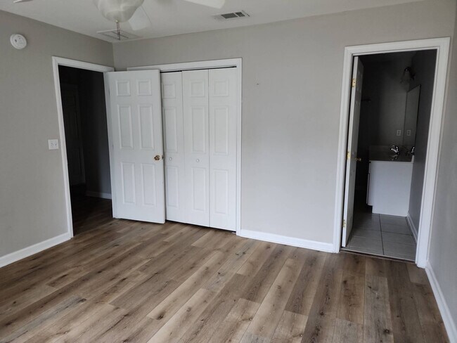 Building Photo - 59 Concord Rd