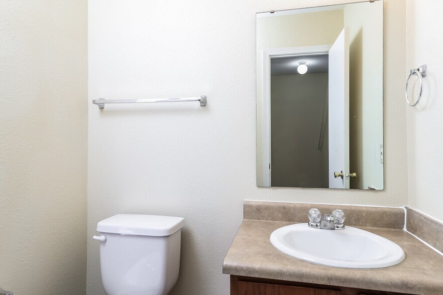 Building Photo - 1018 Allegiance Dr