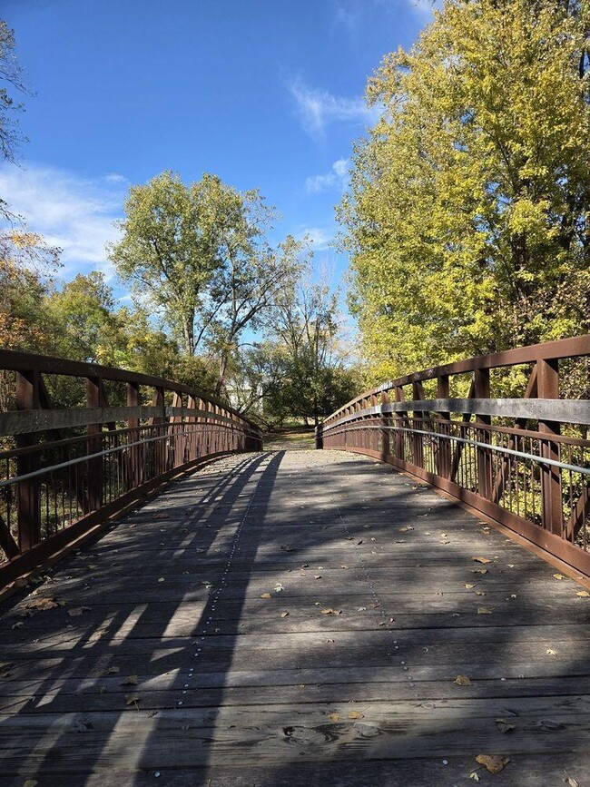 Building Photo - 46589 Huling St