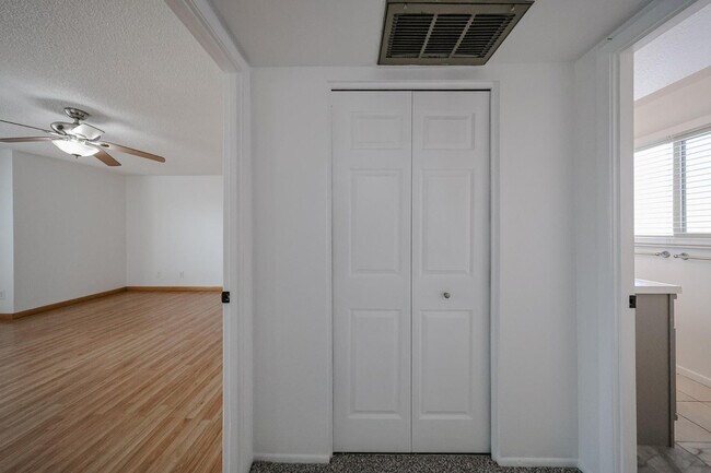 Building Photo - 8372 E Solano Dr
