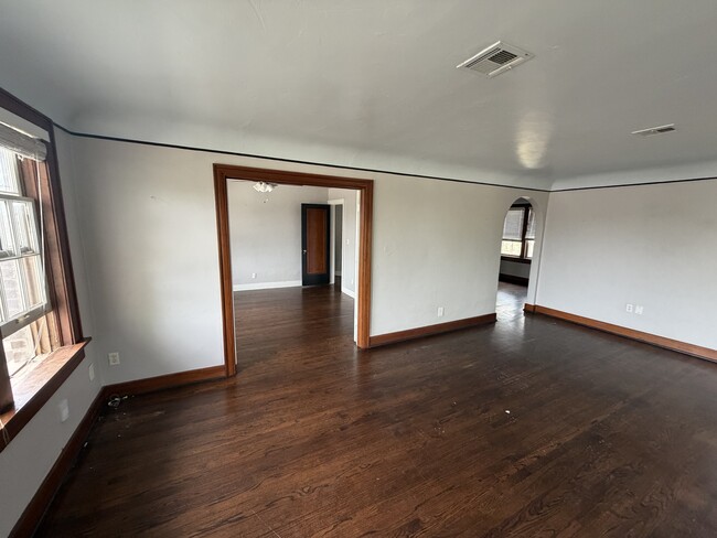 Building Photo - 1010 NW 34th St