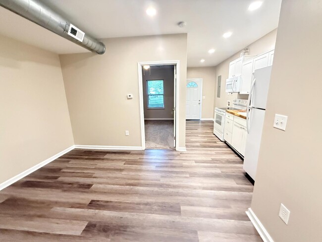 Building Photo - 1233 Vincennes St