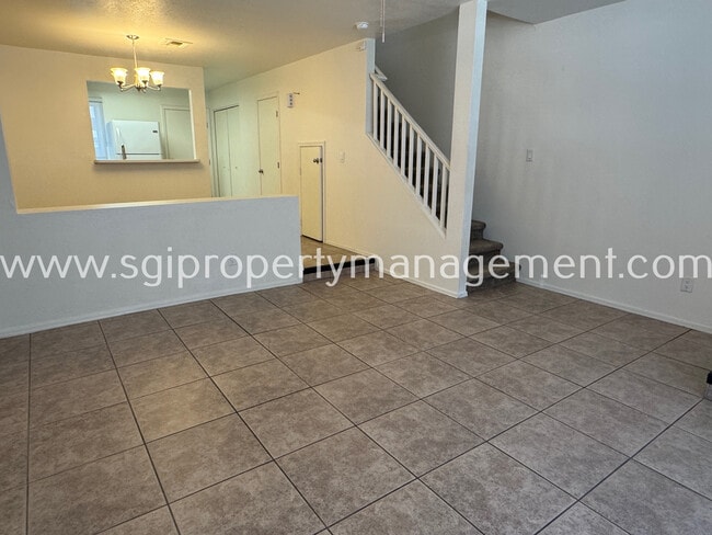 Building Photo - 1961 N Hartford St