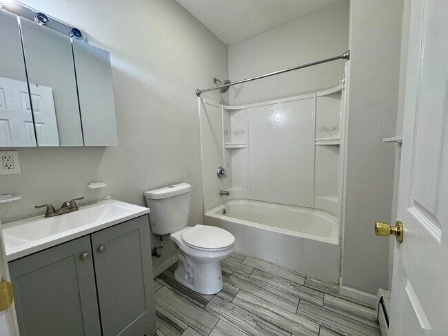 Building Photo - 67 Judson St