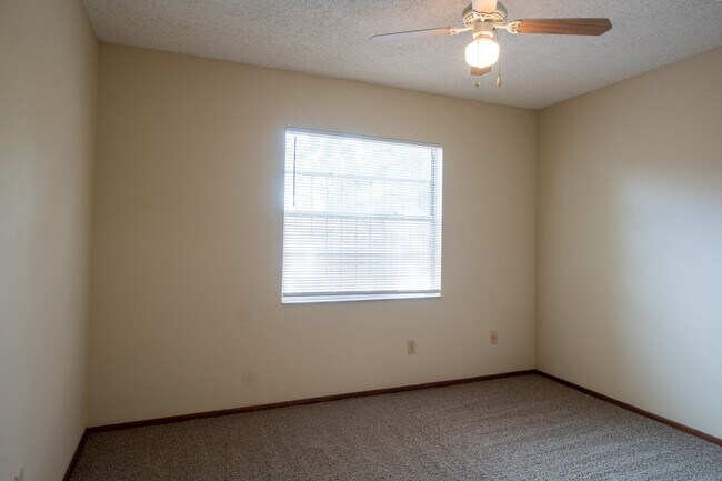 Building Photo - Move-In Ready 3-Bedroom, 2-Bathroom Rental...