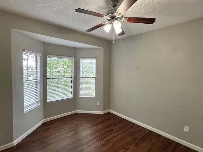 Building Photo - 9509 Kempler Dr