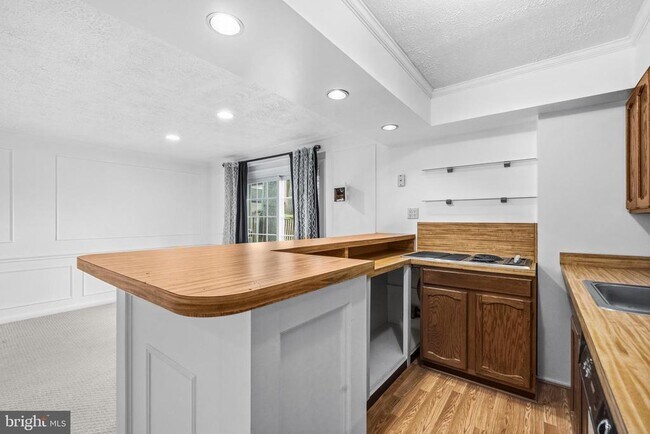 Building Photo - 7520 Royal Dominion Dr