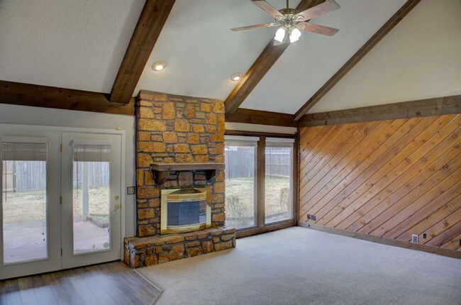 Building Photo - 3-Bed, 2-Bath in BA!