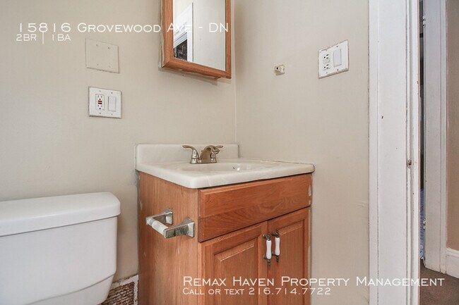 Building Photo - 15816 Grovewood Ave