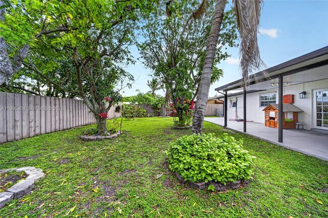 Building Photo - 10741 SW 153rd St