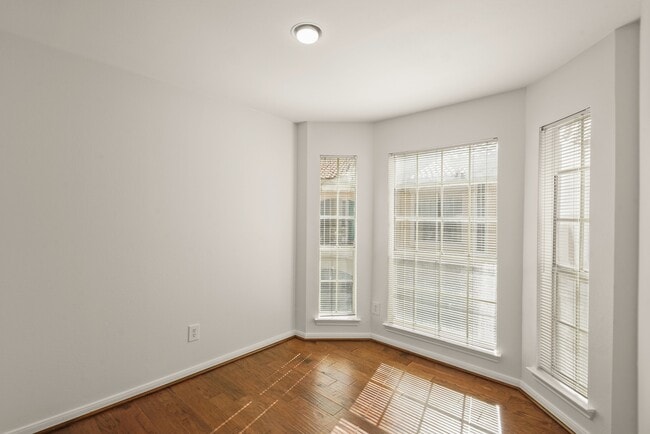 Building Photo - 3231 Allen Pkwy