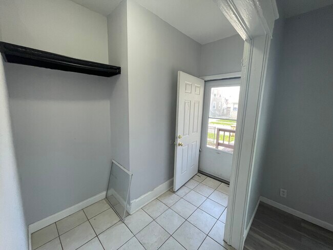 Building Photo - 1917 61st St