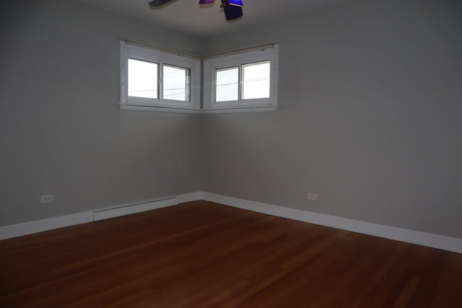 Building Photo - 3112 W 101st Pl