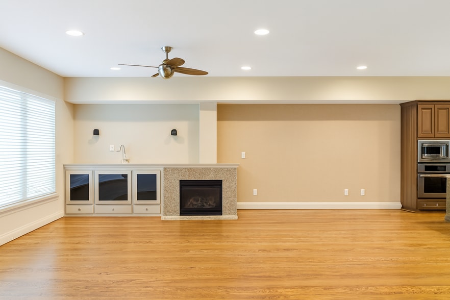 Building Photo - 5311 Lillian St