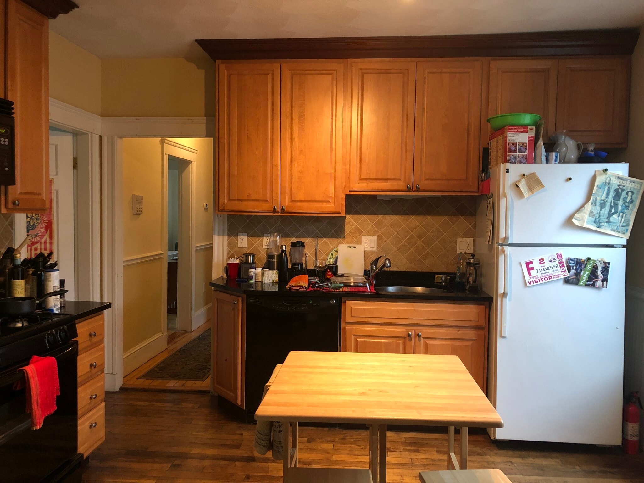 Building Photo - 21 Lewis St